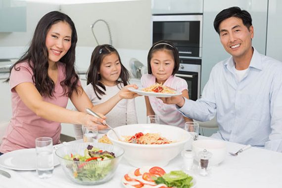hongleongassurance-Happyfamilyathomeeating