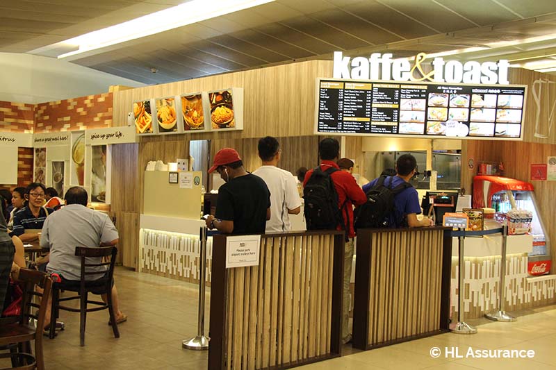 Kaffee and Toast in Changi Airport Public Terminal 1 and 2