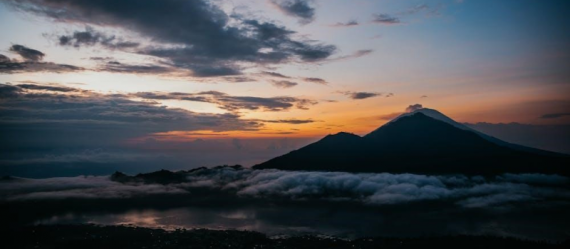 HLAS travel insurance mountain